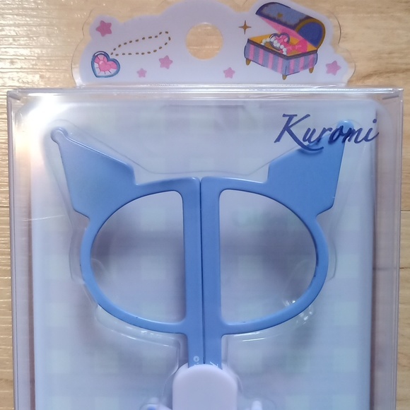 Sanrio Miniso Kuromi Tipped Beauty Scissors with Case - Picture 2 of 9